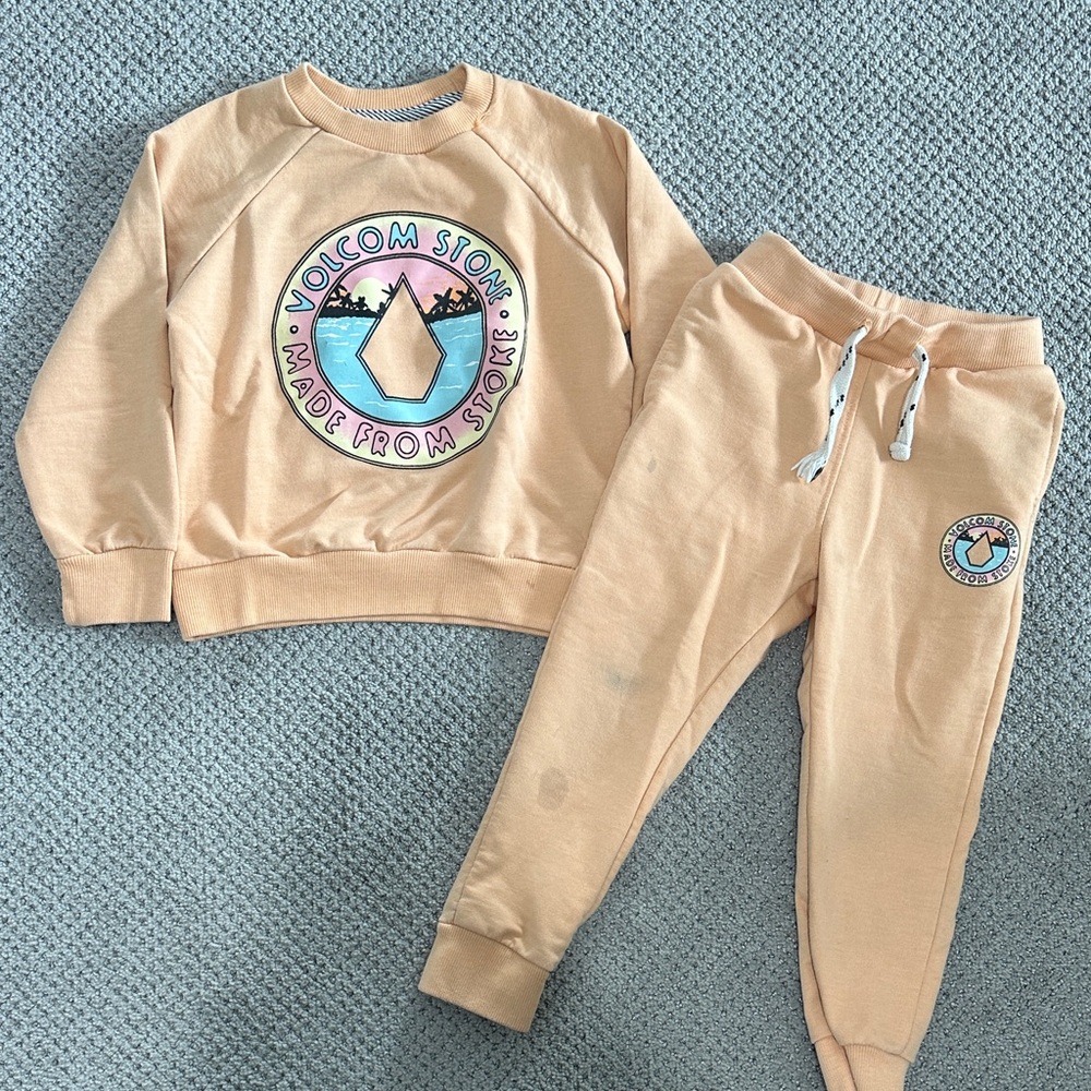 Volcom Kids Peach Sweatpants and Joggers Set